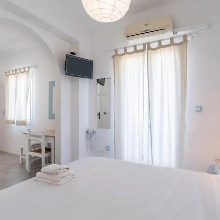 Livadia Seaside 12 *