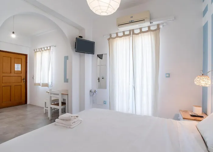 Livadia Seaside 12 *